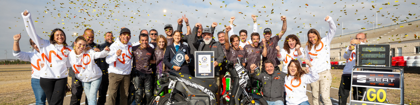 El mayor reto de la SEAT MÓ 125 Performance: la moto eléctrica urbana logra dos títulos Guinness World Records™ en 48 horas
